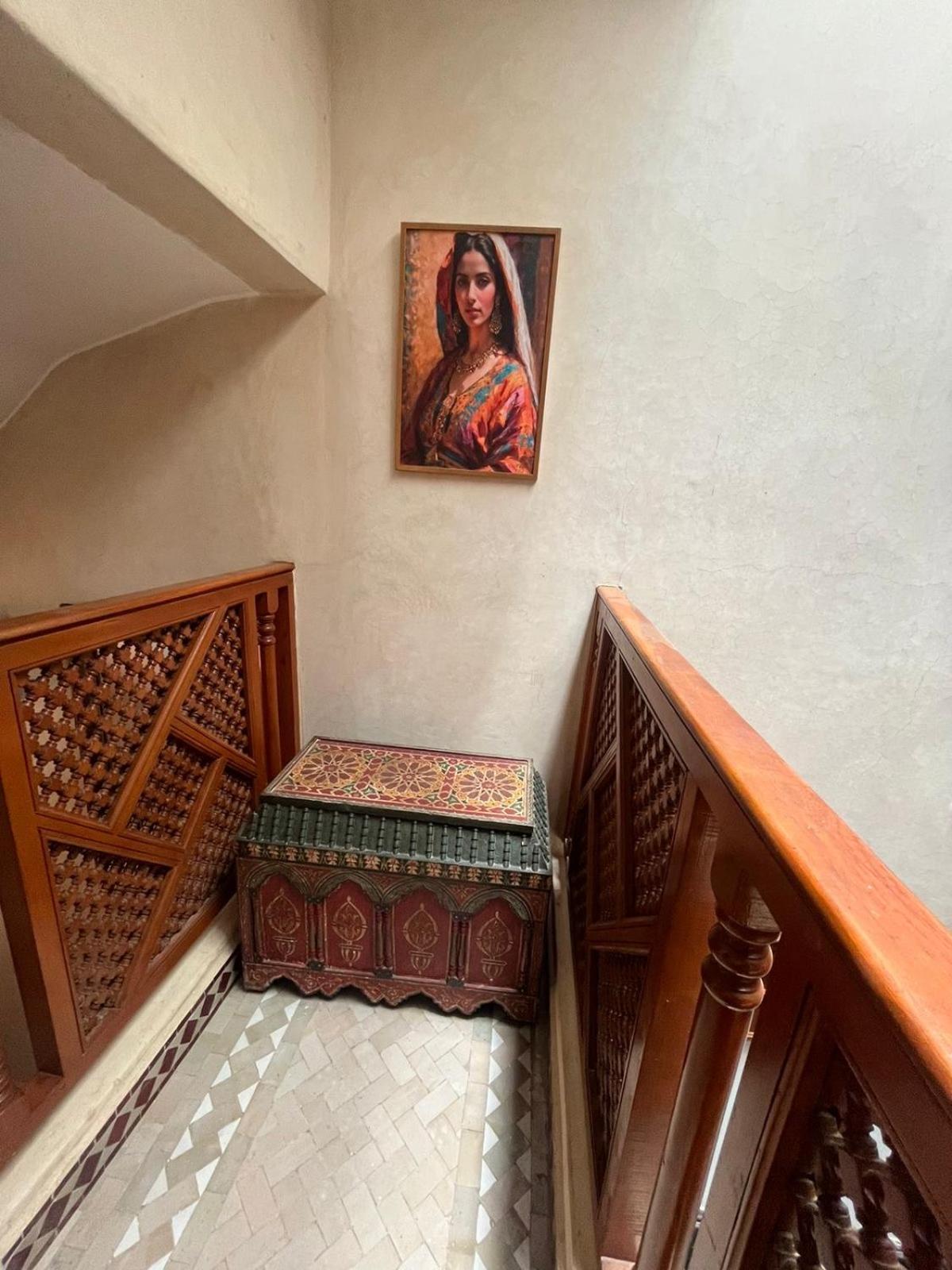 Riad Amazing Amazigh Avec Jacuzzi Petit Dejeuner Compris Avec Aussi Chambres Familiales Pres De La Place Jemaa El Fna Marrakesch Exterior foto