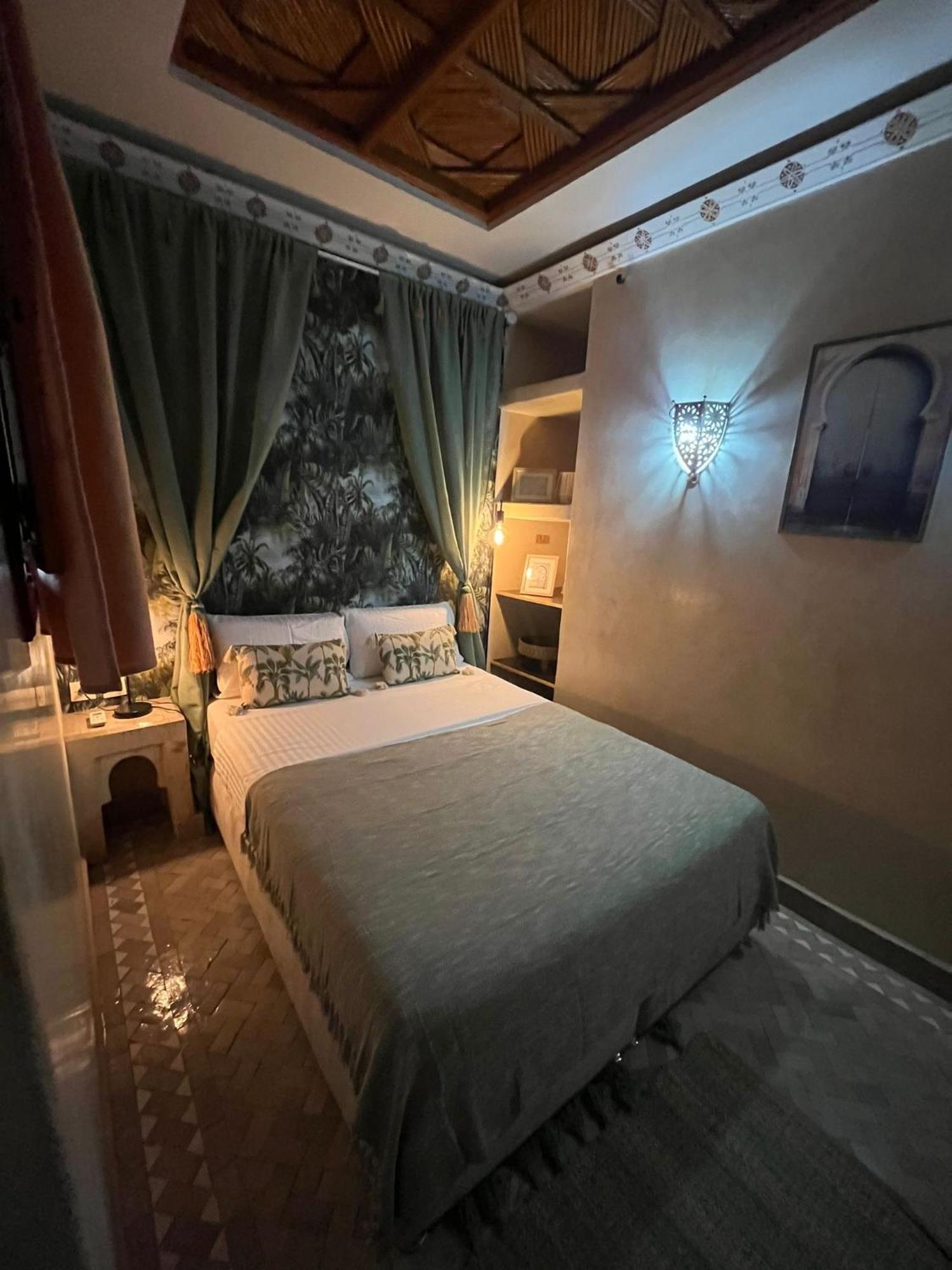 Riad Amazing Amazigh Avec Jacuzzi Petit Dejeuner Compris Avec Aussi Chambres Familiales Pres De La Place Jemaa El Fna Marrakesch Exterior foto