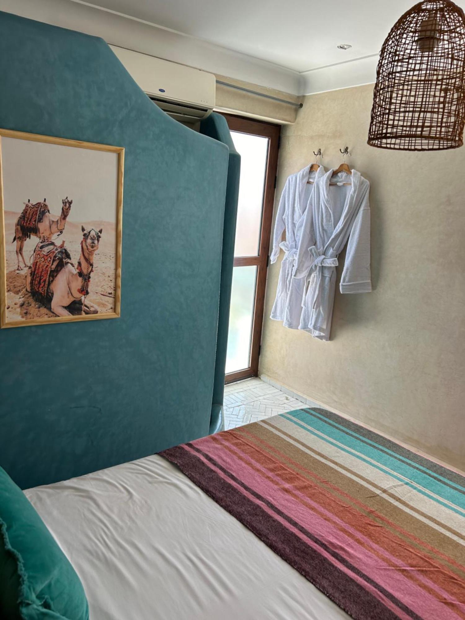 Riad Amazing Amazigh Avec Jacuzzi Petit Dejeuner Compris Avec Aussi Chambres Familiales Pres De La Place Jemaa El Fna Marrakesch Exterior foto