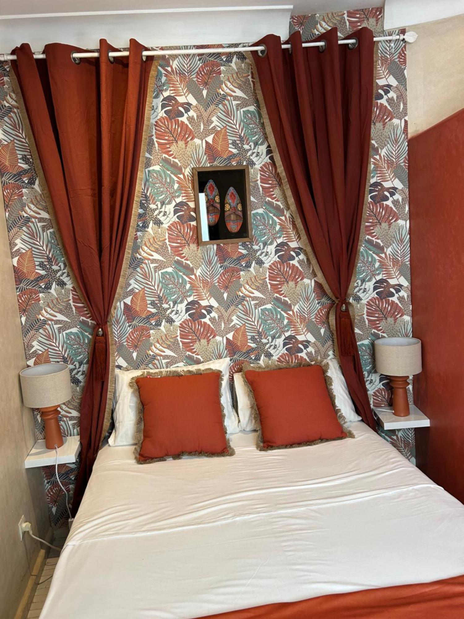 Riad Amazing Amazigh Avec Jacuzzi Petit Dejeuner Compris Avec Aussi Chambres Familiales Pres De La Place Jemaa El Fna Marrakesch Exterior foto