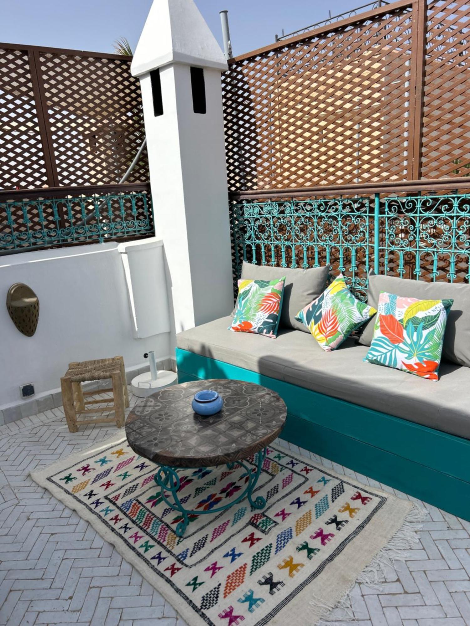 Riad Amazing Amazigh Avec Jacuzzi Petit Dejeuner Compris Avec Aussi Chambres Familiales Pres De La Place Jemaa El Fna Marrakesch Exterior foto