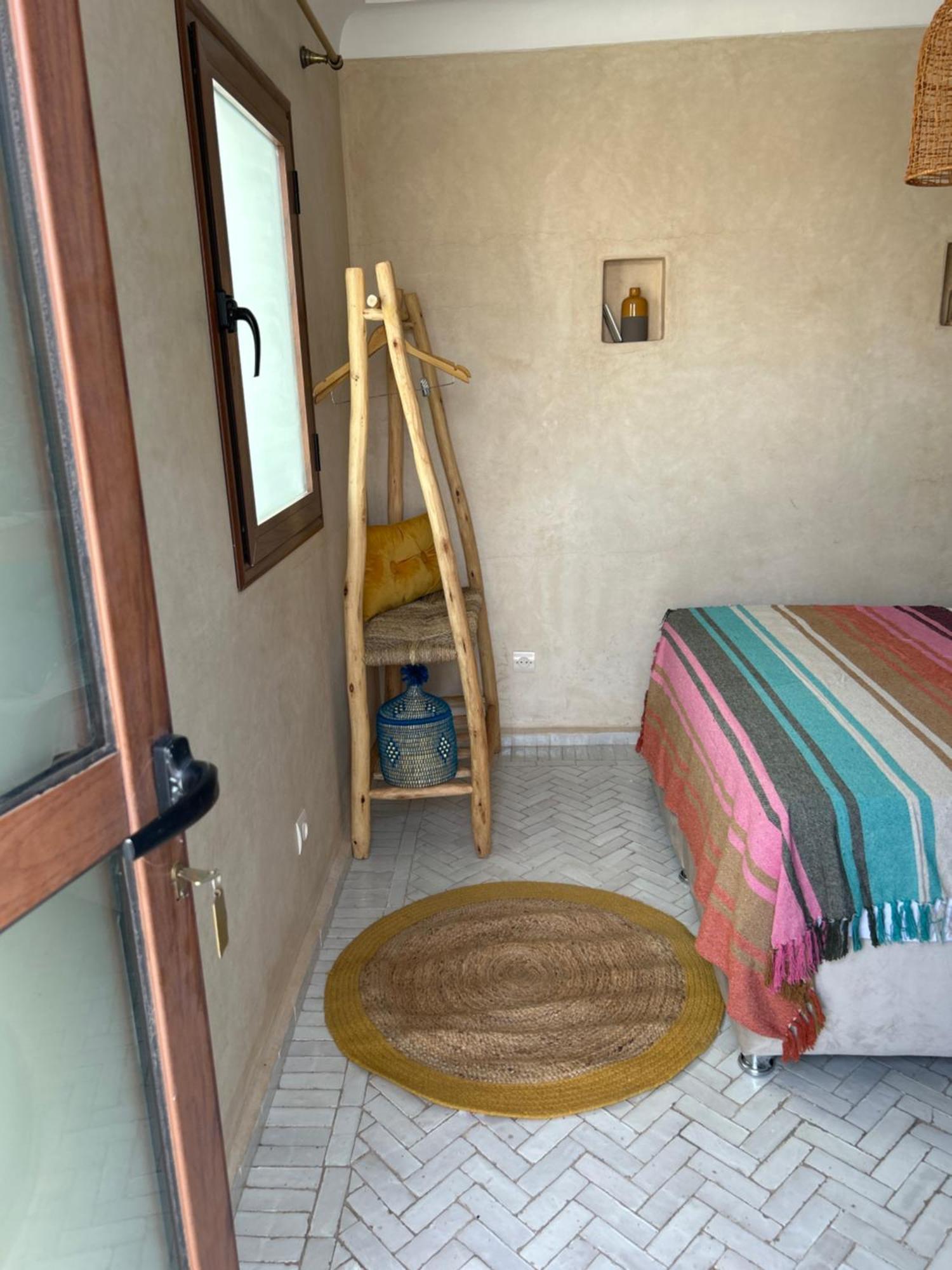 Riad Amazing Amazigh Avec Jacuzzi Petit Dejeuner Compris Avec Aussi Chambres Familiales Pres De La Place Jemaa El Fna Marrakesch Exterior foto