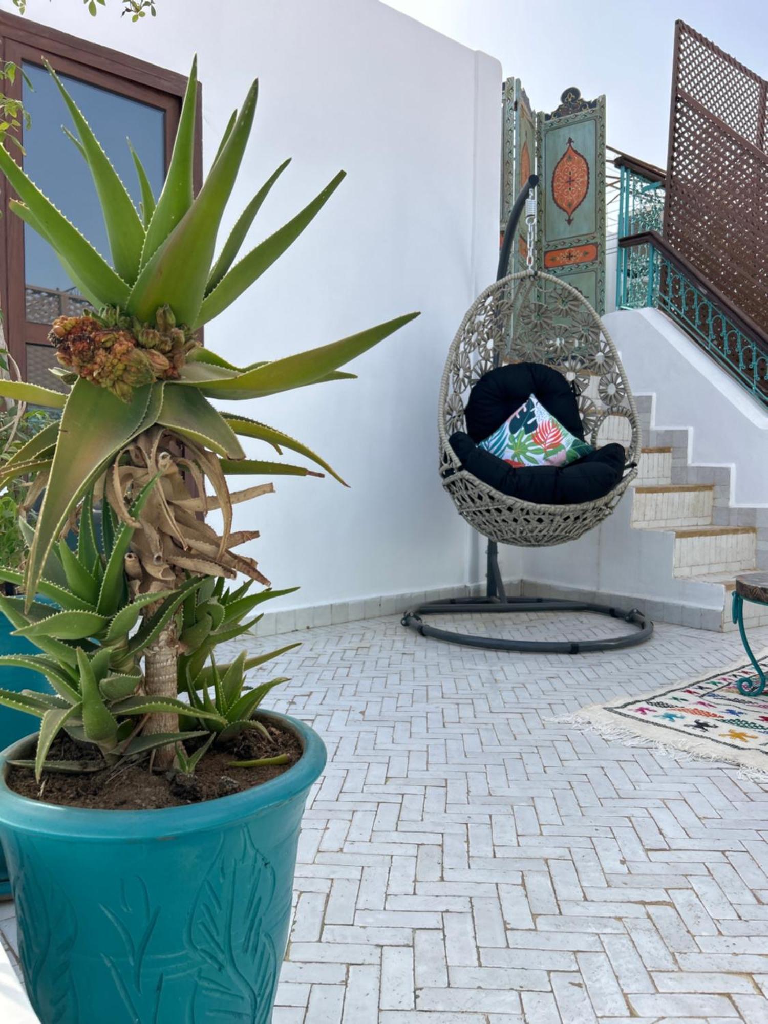 Riad Amazing Amazigh Avec Jacuzzi Petit Dejeuner Compris Avec Aussi Chambres Familiales Pres De La Place Jemaa El Fna Marrakesch Exterior foto